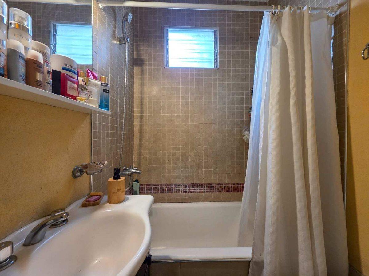 Foto de VENTA DEPTO 3 AMBIENTES CASTELAR OPORTUNIDAD RENTA, imagen 4