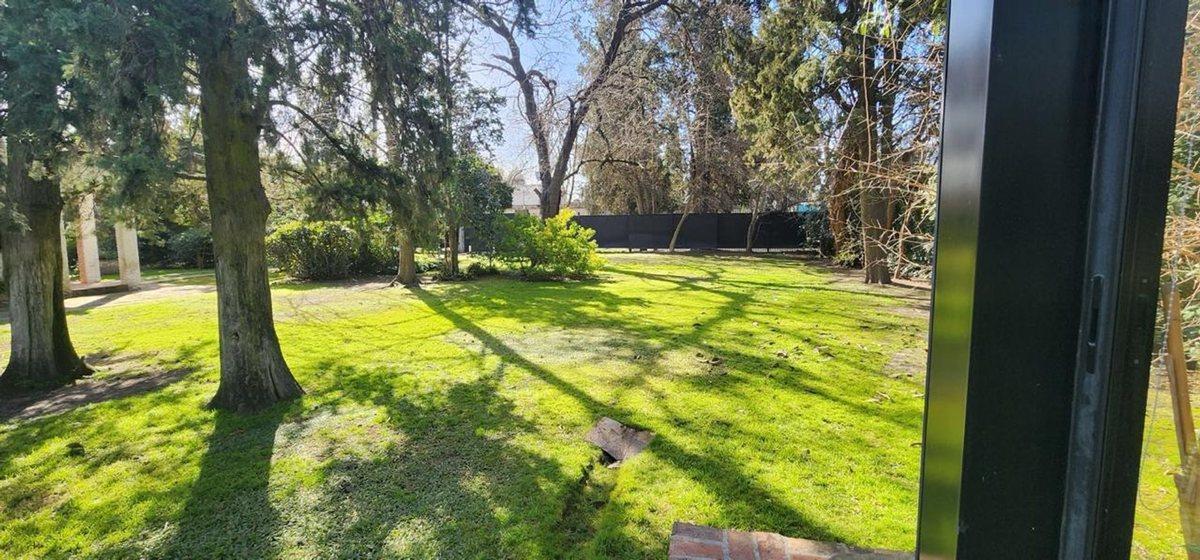 Foto de Venta quinta en Villa Udaondo quincho y pileta, imagen 2