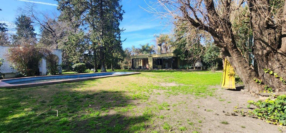 Foto de Venta quinta en Villa Udaondo quincho y pileta, imagen 4