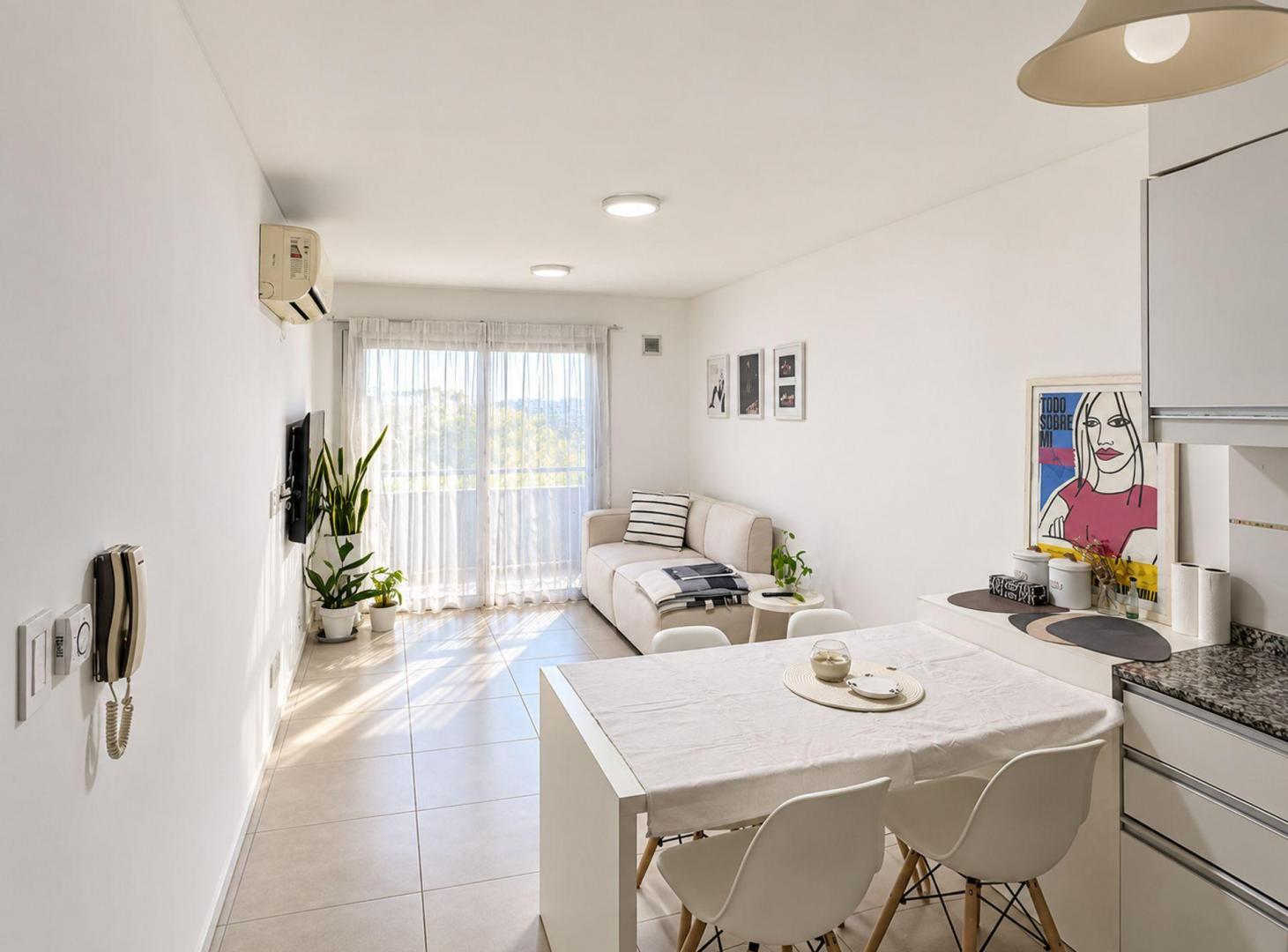 Foto de ALQUILER DEPARTAMENTO 2 AMB CON BALCON Y COCHERA, imagen 2