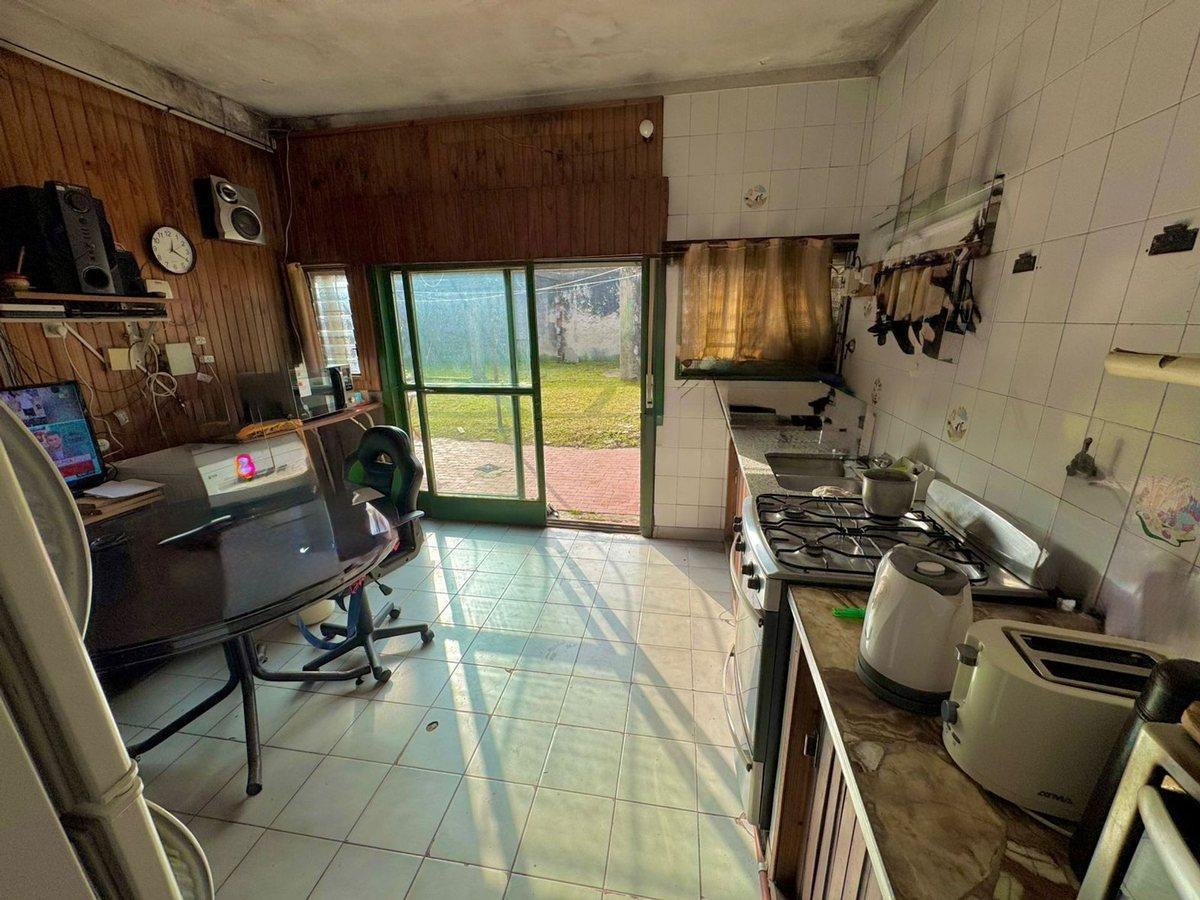 Foto de VENTA CASA 4 AMB LOCAL JARDIN ITUZAINGO, imagen 3
