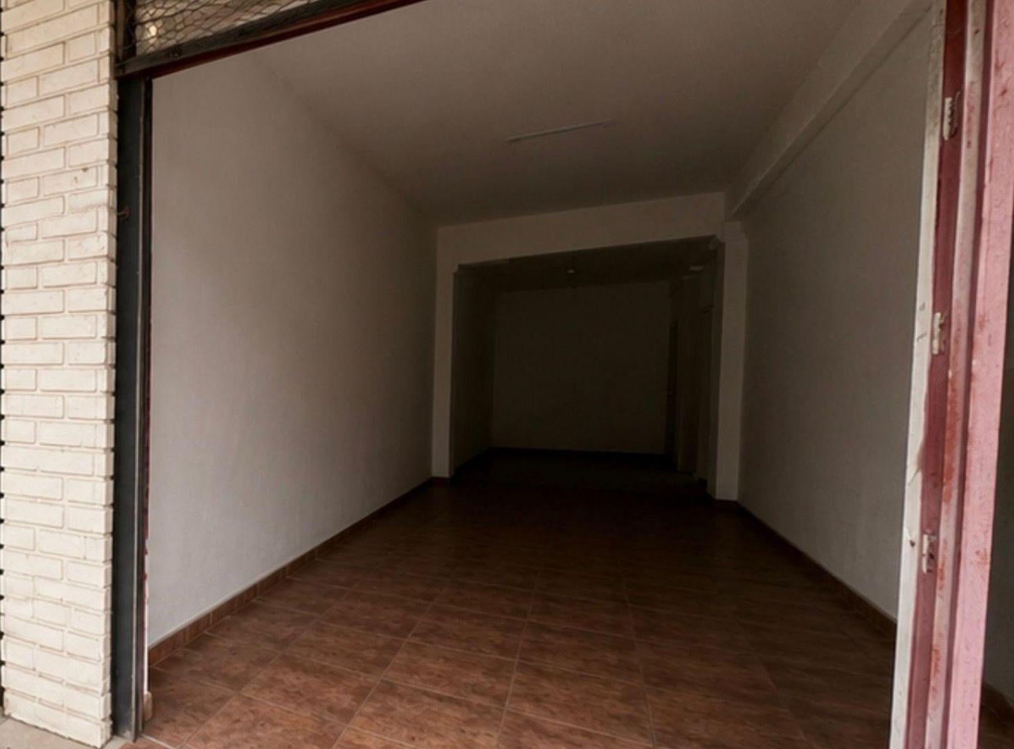 Foto de VENTA LOCAL 42M2 CENTRO COMERCIAL MORENO SUR, imagen 3
