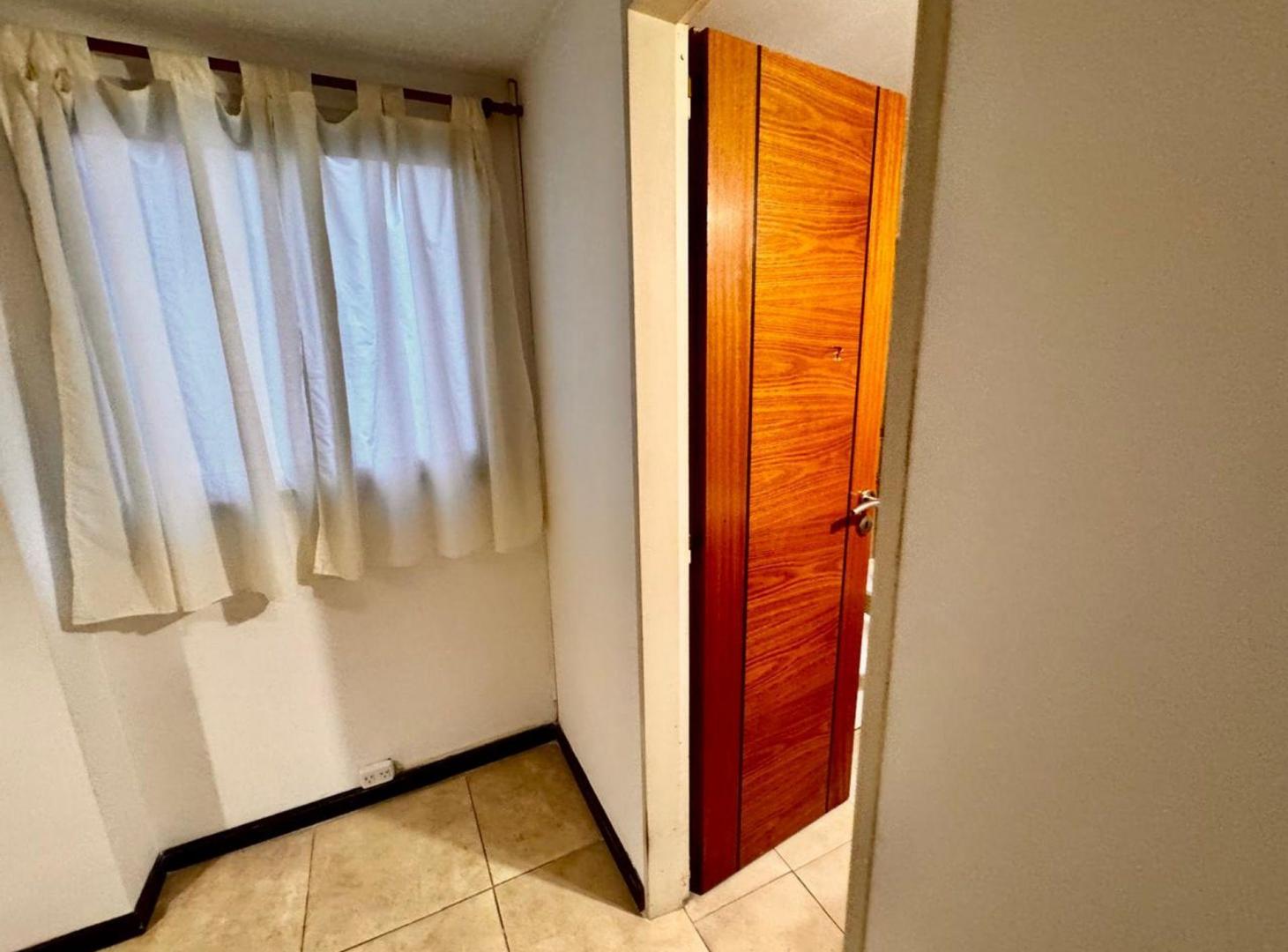 Foto de VENTA DPTO 2AMB BALCON AL FRENTE CATEGORIA MORON, imagen 5