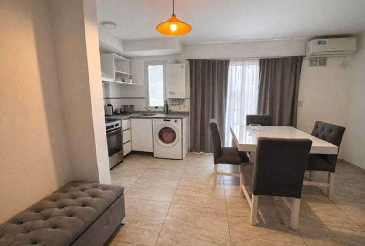 Foto de VENTA DPTO 2AMB SEMIPISO BALCON AL FRENTE MORON, imagen 2