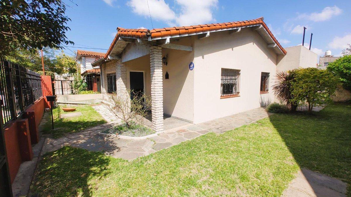 Foto de Casa 4 ambientes en venta, Apta credito, Castelar, imagen 3