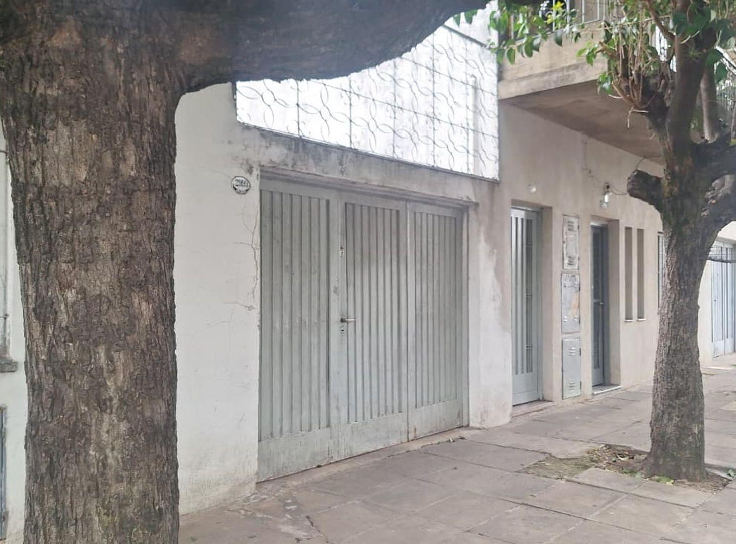 Foto de VENTA LOTE 5 DPTOS COCHERA OPORTUNIDAD RENTA MORON, imagen 3