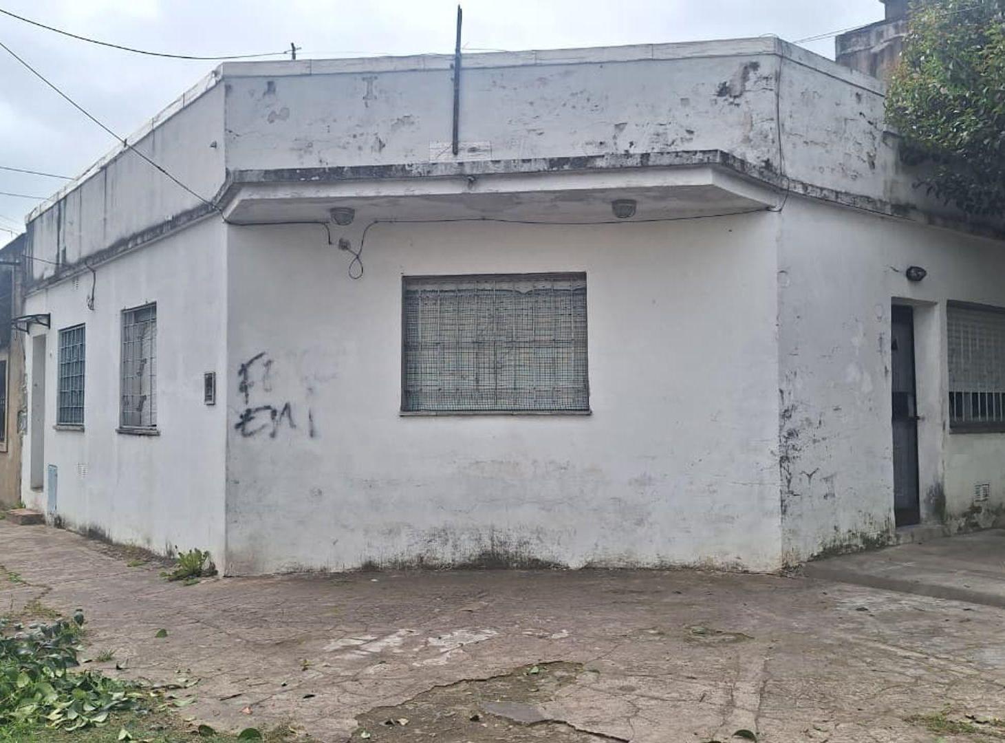 Foto de VENTA LOTE 5 DPTOS COCHERA OPORTUNIDAD RENTA MORON, imagen 1