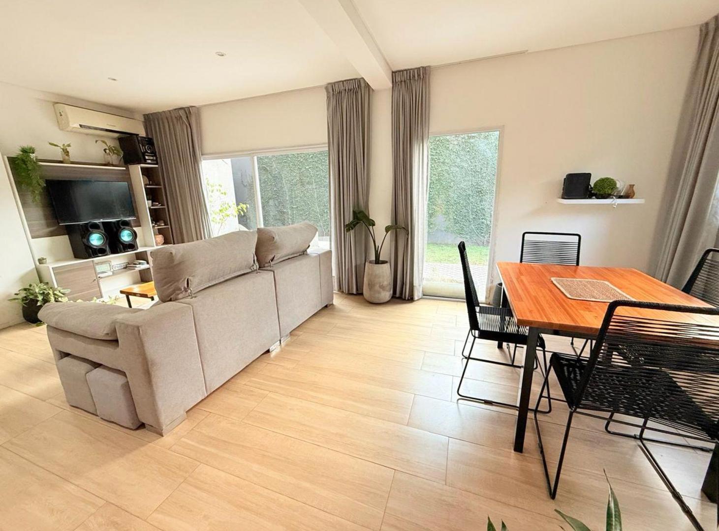 Foto de VENTA DUPLEX 3 AMB PARQUE Y PARRILLA - ITUZAINGO, imagen 1