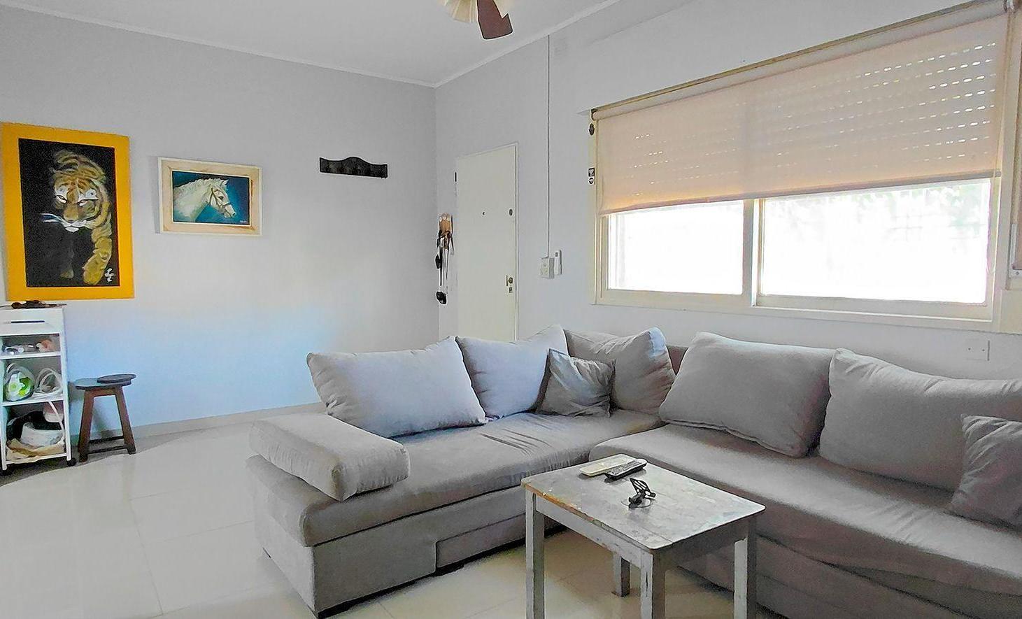 Foto de VENTA DUPLEX 4 AMB COCHERA Y PATIO EN RAMOS MEJÍA, imagen 3