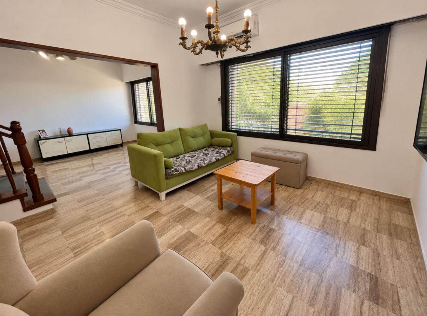 Foto de VENTA CASA 5 AMB- MORON-APTA CREDITO, imagen 1