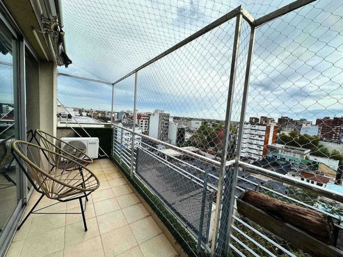 Foto de VENTA DPTO EN DUPLEX 2 AMB COCHERA 2 BALCONES, imagen 1