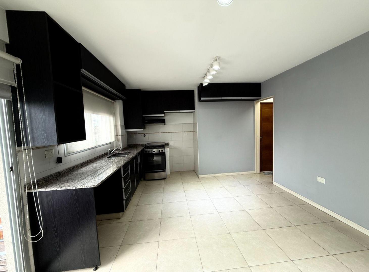 Foto de VENTA DEPTO 2 AMB CON BALCÓN PILETA Y SUM EN MORÓN, imagen 1
