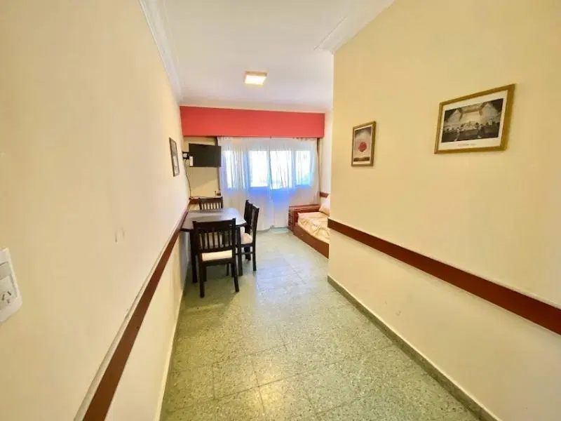 Alquiler 24 meses, 3 ambientes zona la perla 1