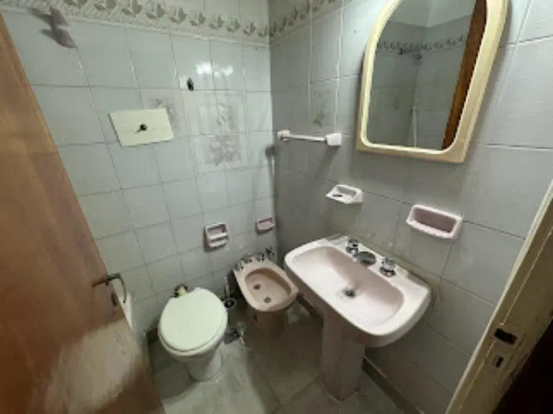 Alquiler 24 meses en zona la perla, 3 amb con dependencia 3