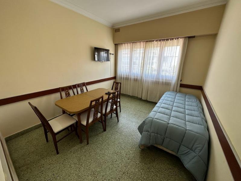 Alquiler 24 meses en zona la perla, 3 amb con dependencia