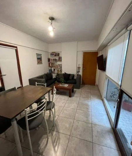Alquiler 24 Meses La perla 2 Amb c/Dependencia y Patios 2