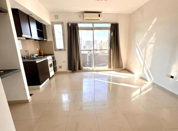 ¡¡¡EXCELENTE MONOAMBIENTE!!! SUPER LUMINOSO PISO ALTO!! 3