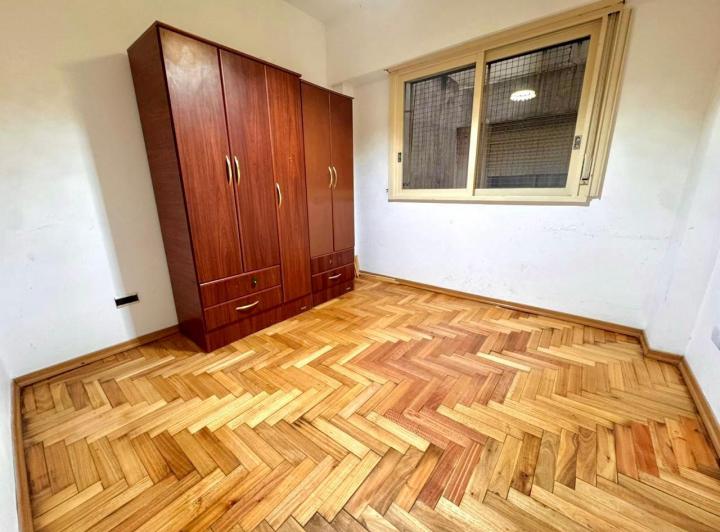 Excelente Departamento de 3 ambientes en Parque Centenario 5