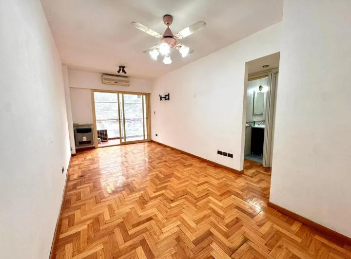Excelente Departamento de 3 ambientes en Parque Centenario 2