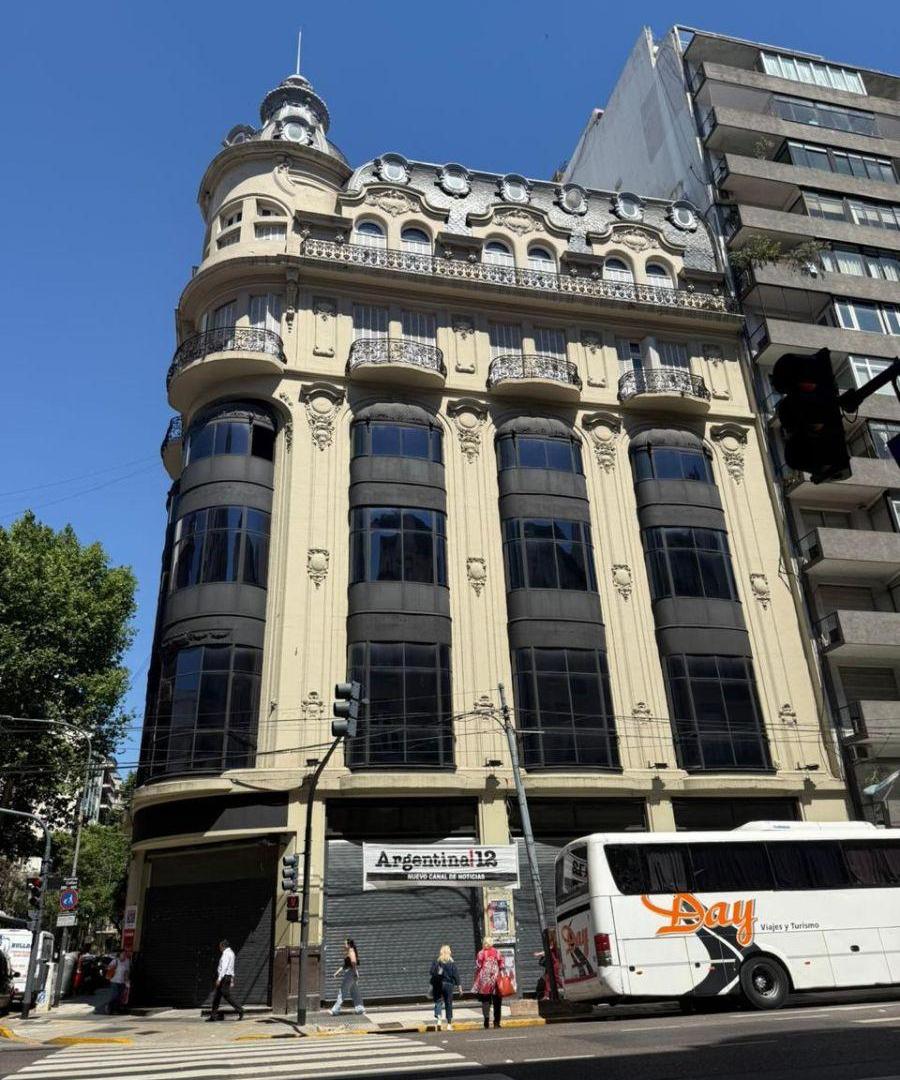 Foto de VENTA EDIFICIO EN BLOCK EN ESQUINA REFACCIONADO A NUEVO, BALVANERA, imagen 2