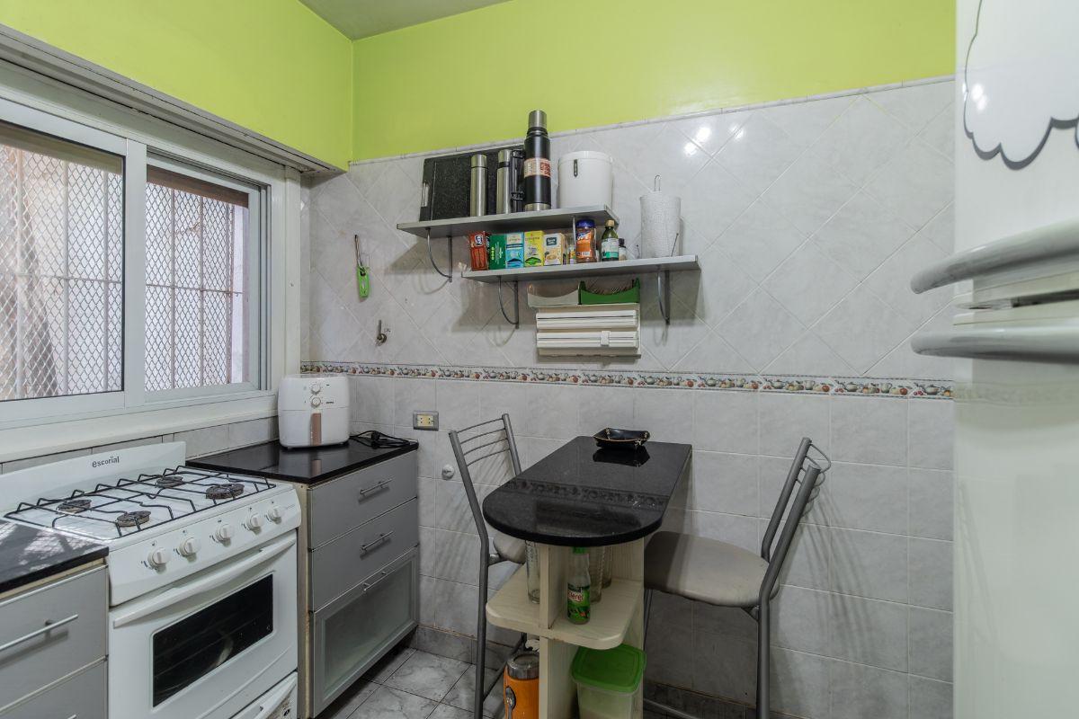 Foto de duplex tipo ph 3 ambientes con Patio y parrilla - villa del parque, imagen 3