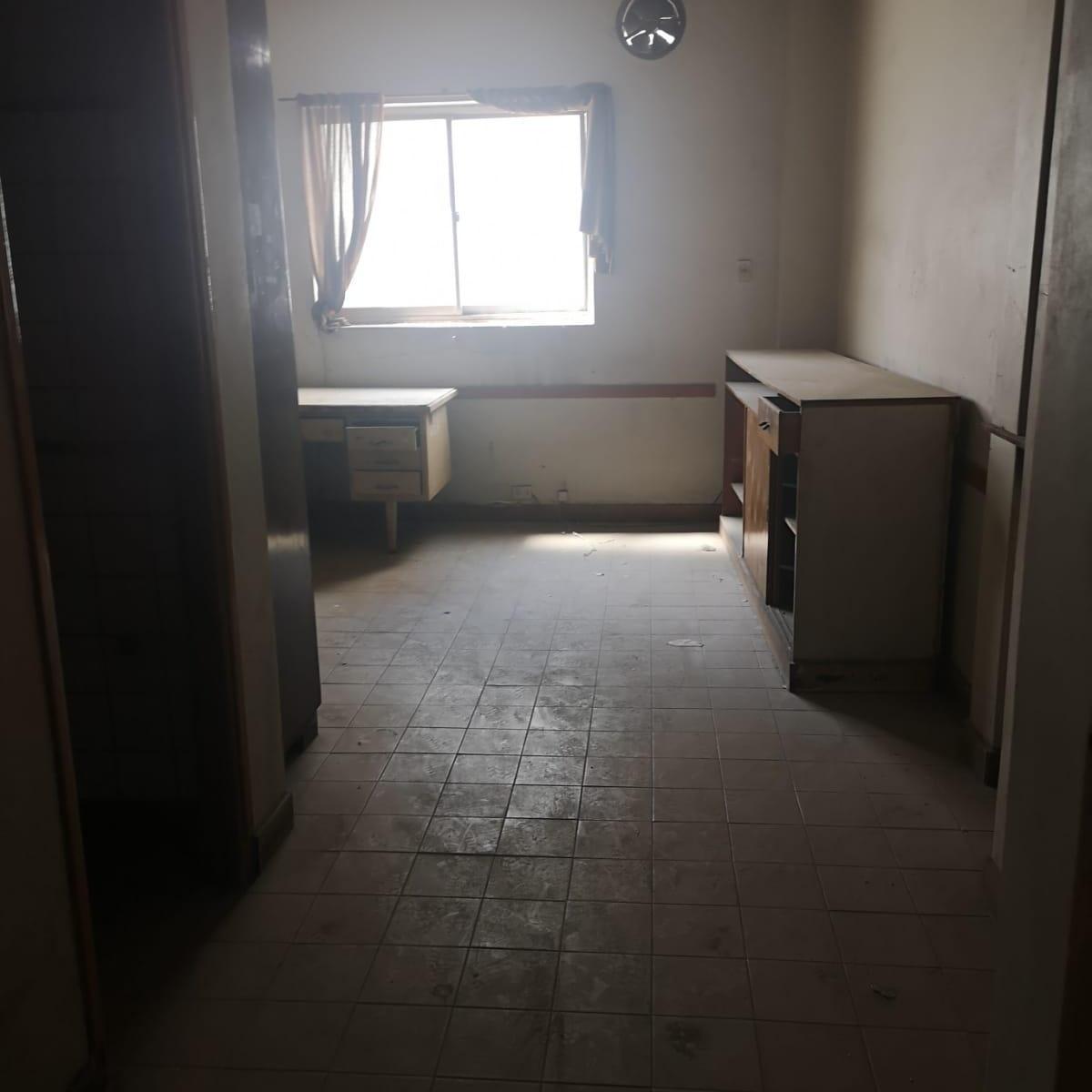 Galpón en Venta de 907 m² Ubicado en Pompeya Sobre Lote de 387 m². Mixtura 3 5