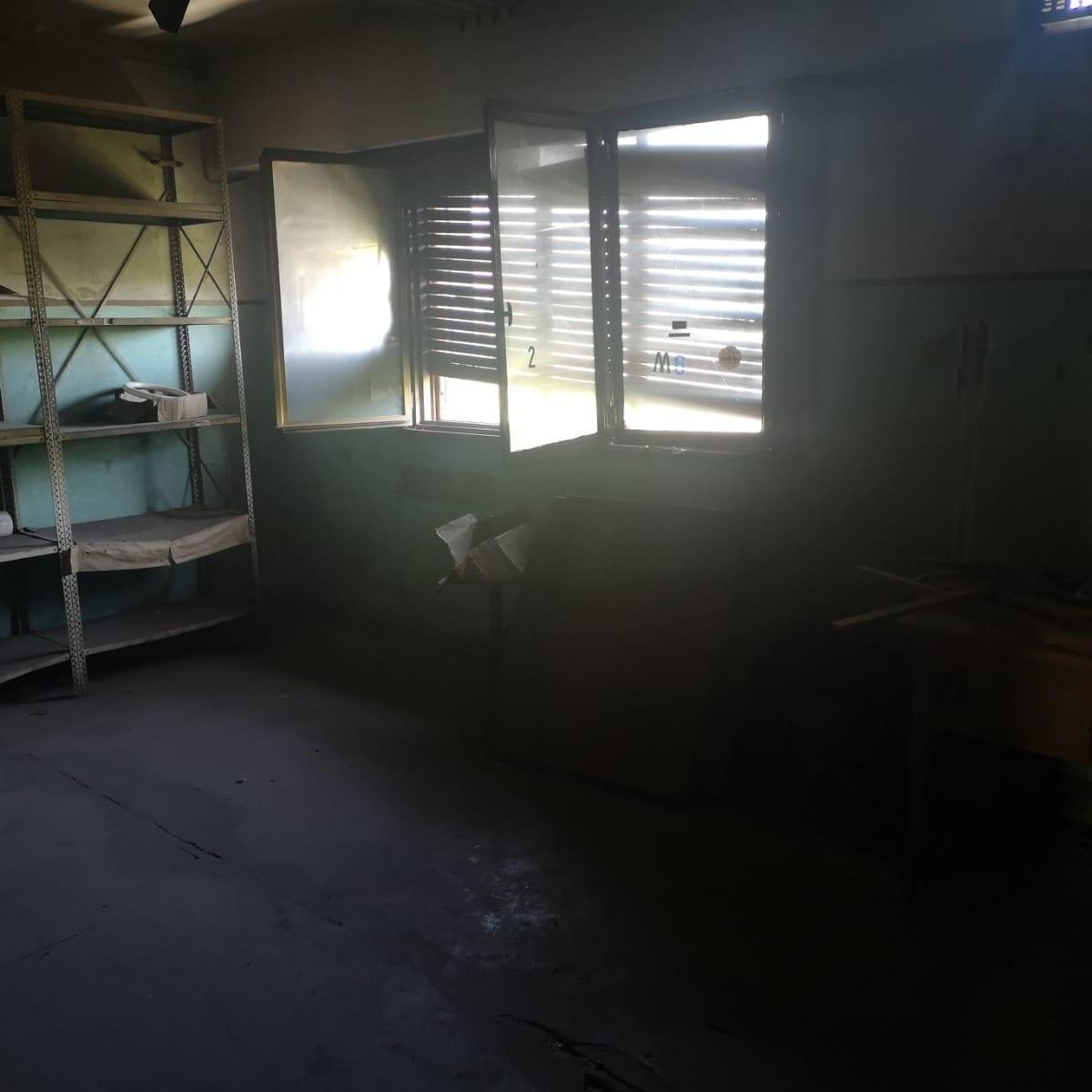 Galpón en Venta de 907 m² Ubicado en Pompeya Sobre Lote de 387 m². Mixtura 3 3
