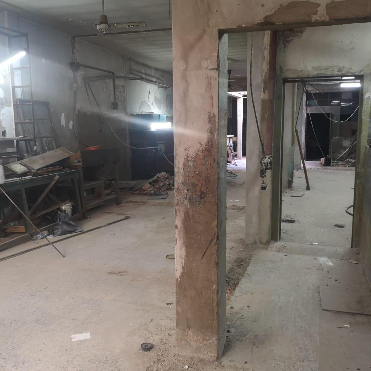 Galpón en Venta de 907 m² Ubicado en Pompeya Sobre Lote de 387 m². Mixtura 3 2