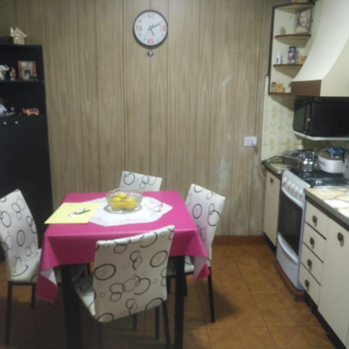 Casa en Venta de 2 Dorm. C/ Cochera en Nueva Pompeya 5
