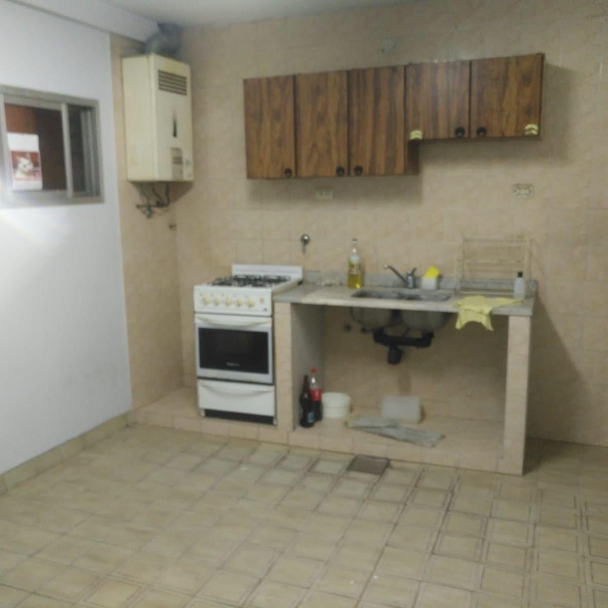 Galpón en alquiler de 300m2 ubicado en Villa Soldati