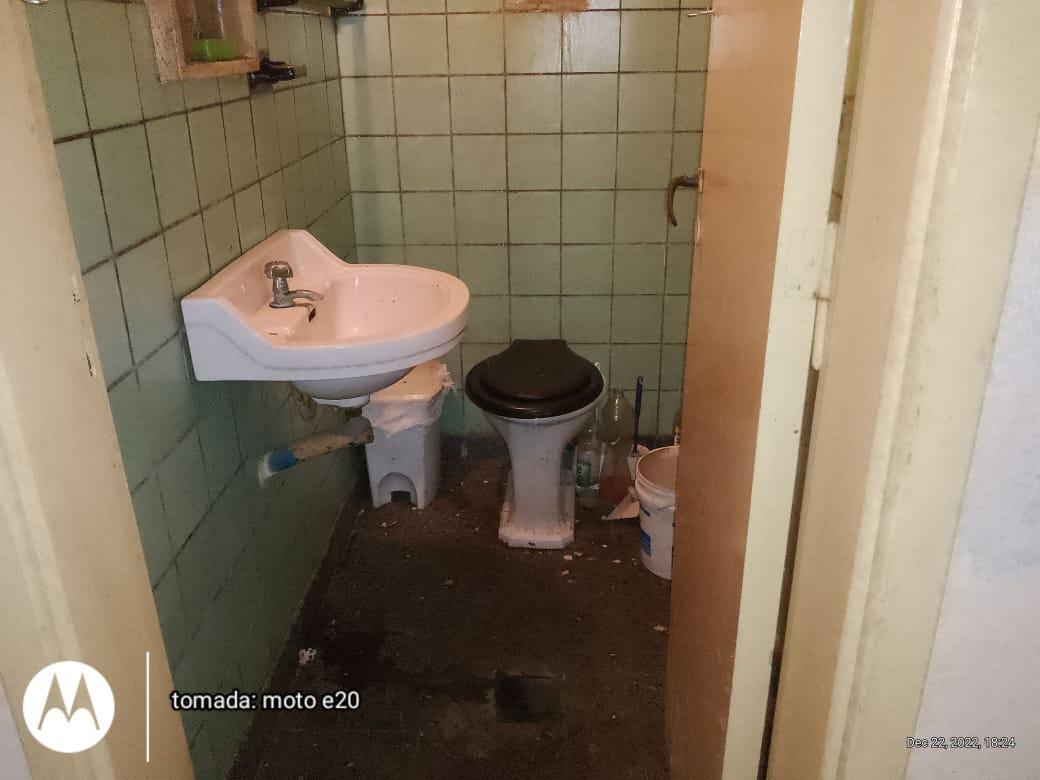 Casa en Venta de 4 Dorm. C/ Cochera en Nueva Pompeya 5