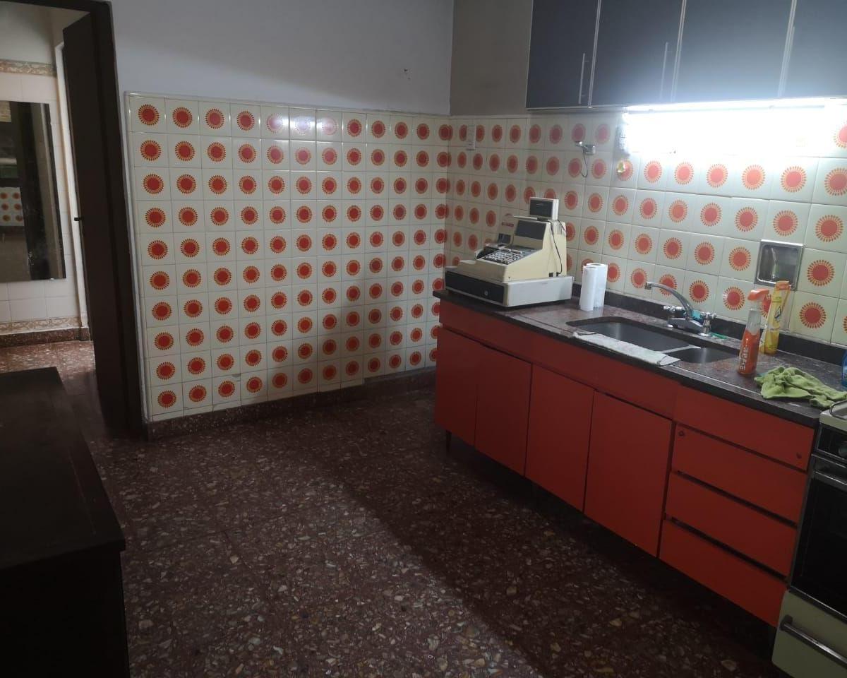 Casa en Venta de 4 Dorm. C/ Cochera en Villa Soldati 2