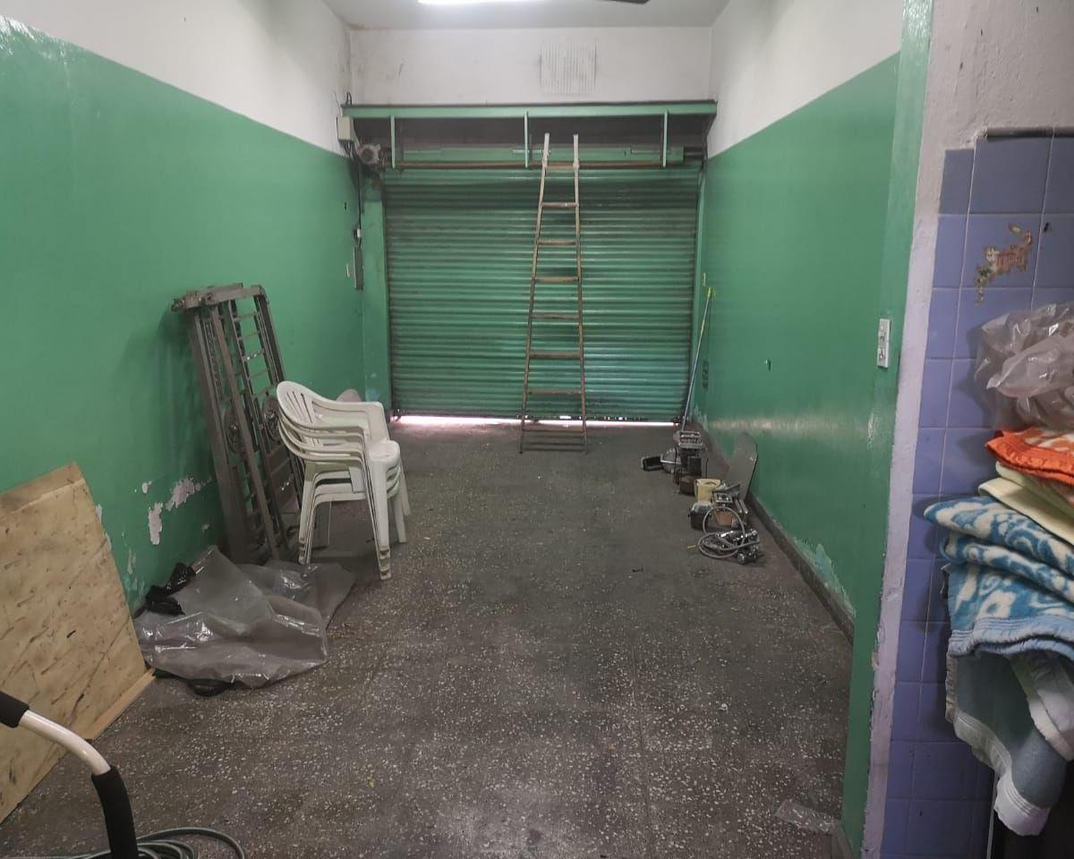Casa en Venta de 4 Dorm. C/ Cochera en Villa Soldati 4