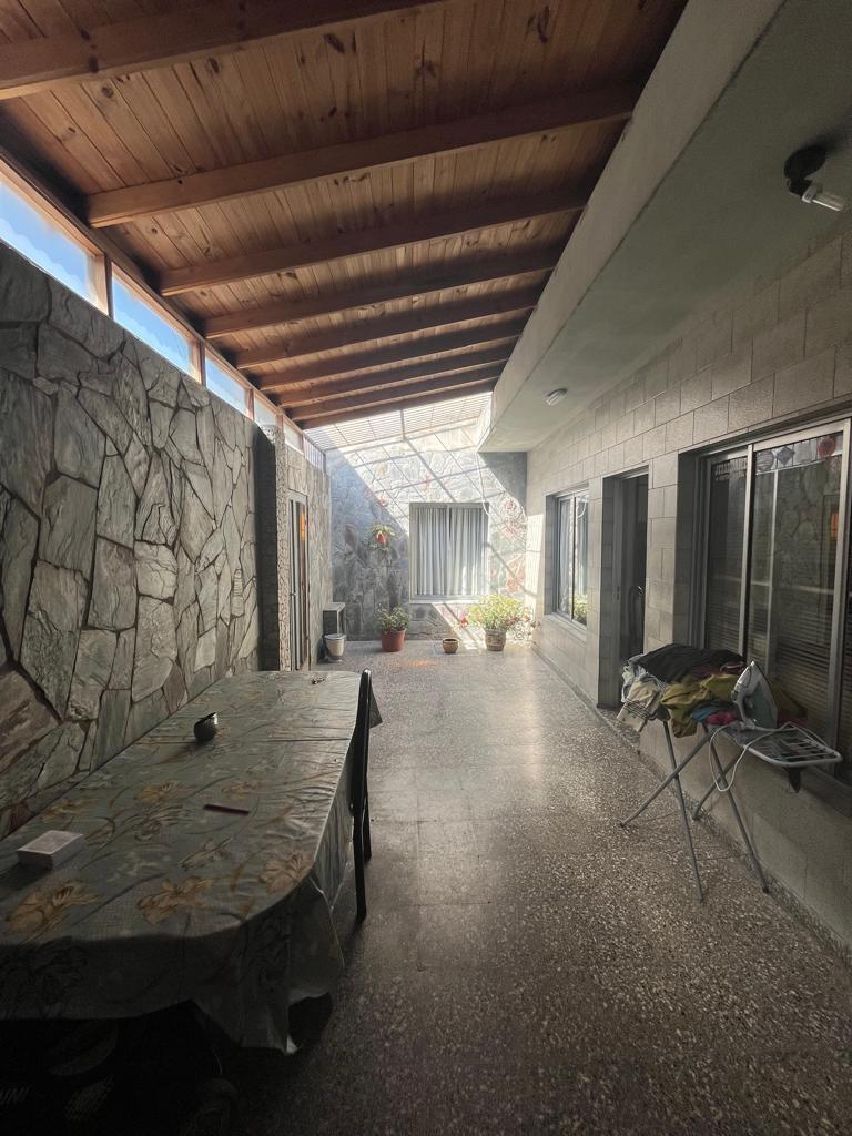 Hermosa Propiedad de 2 Departamentos en Mendez 2545 1