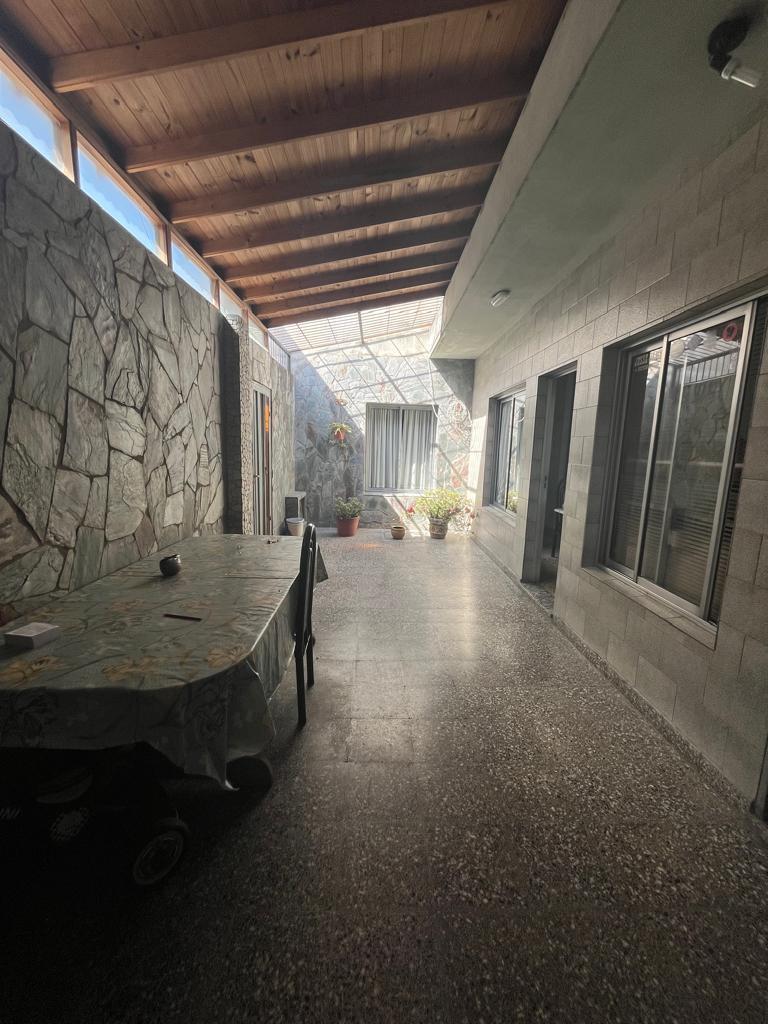 Hermosa Propiedad de 2 Departamentos en Mendez 2545 4
