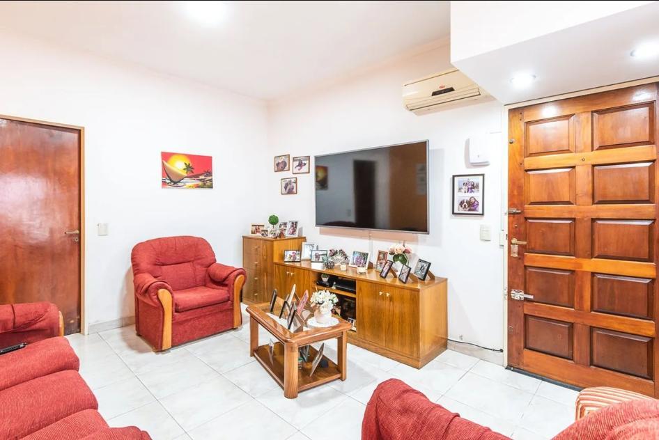 Hermosa Casa de 4 Ambientes en Soldati 5