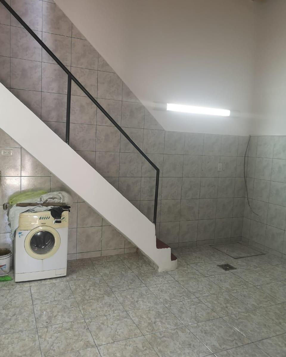 Vende PH con Local de 70 m² Itaqui 2499 2