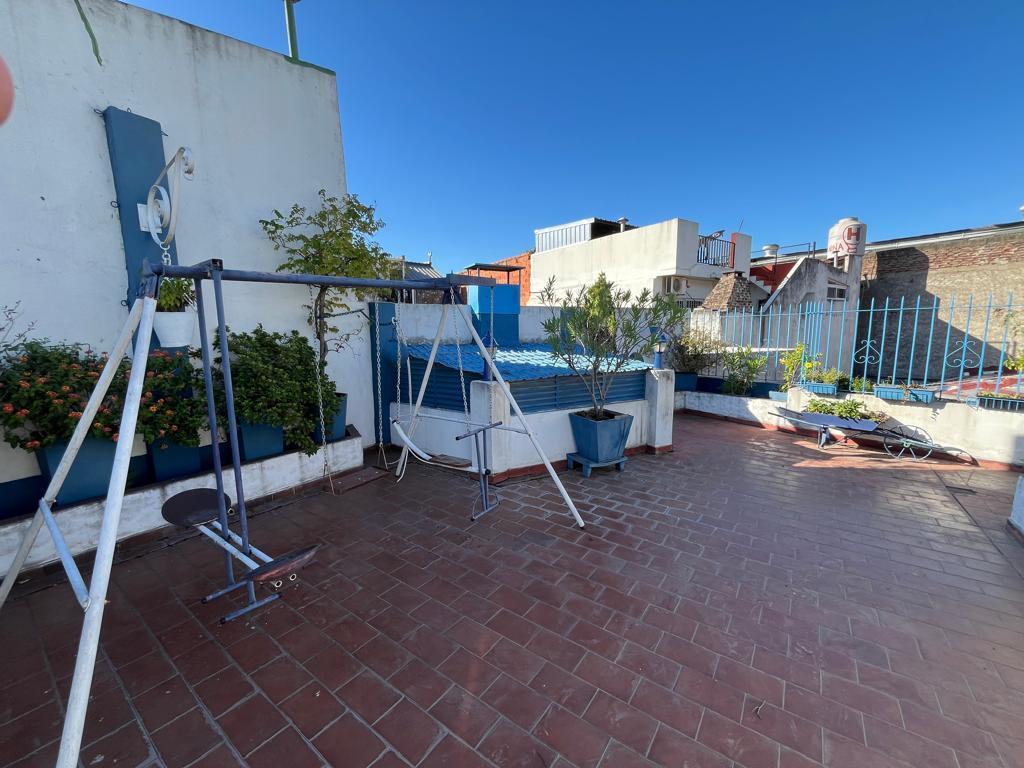 Vende Casa de 2 Departamentos Sobre Pergamino 3336 5