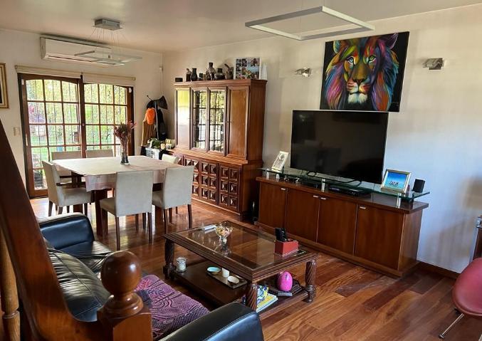 Vende Hermosa Casa Sobre Gral. Fructuoso Rivera 2915 1