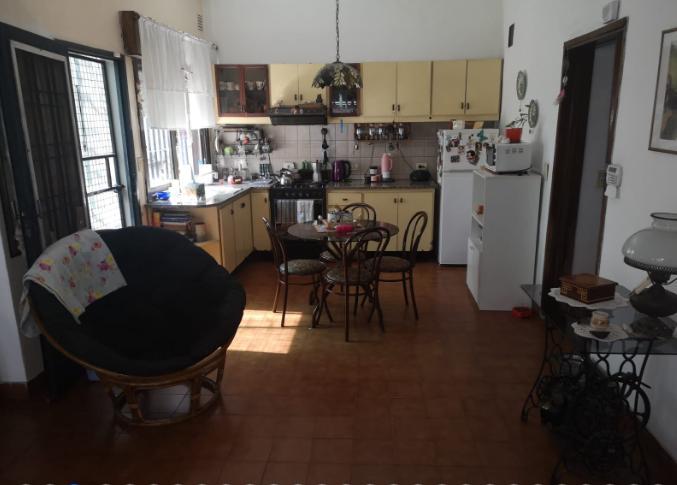Vende Hermoso PH Sobre Martinez Castro 3148 1