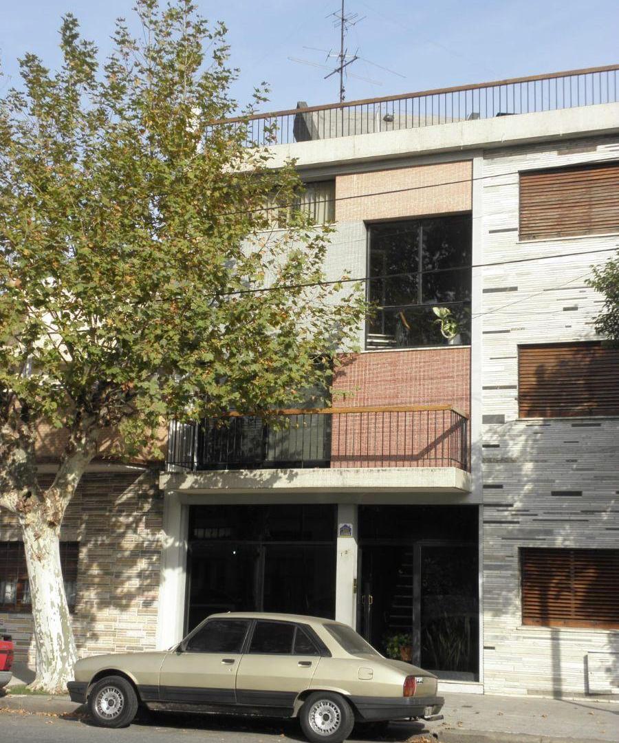 Casa en Venta – 3 Departamentos – Riestra 1520 – POMPEYA - CABA