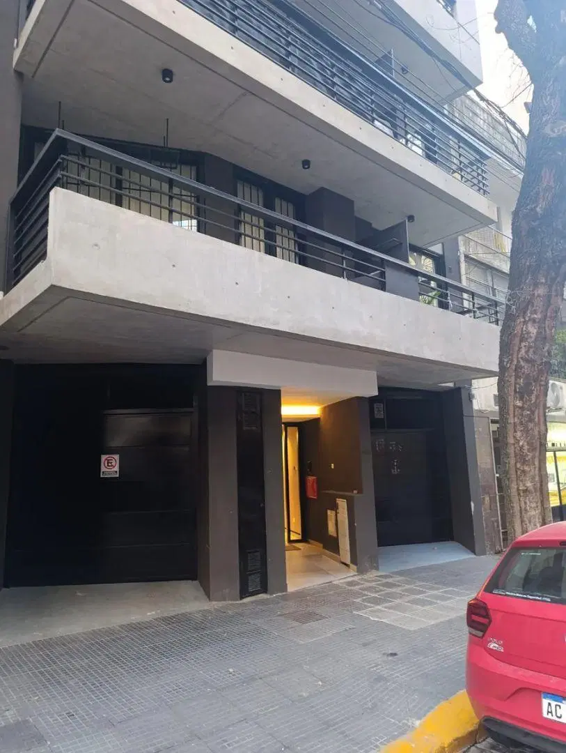 Alquila Monoambiente Luminoso Y Funcional En Almagro (lezica Al 4400) 1