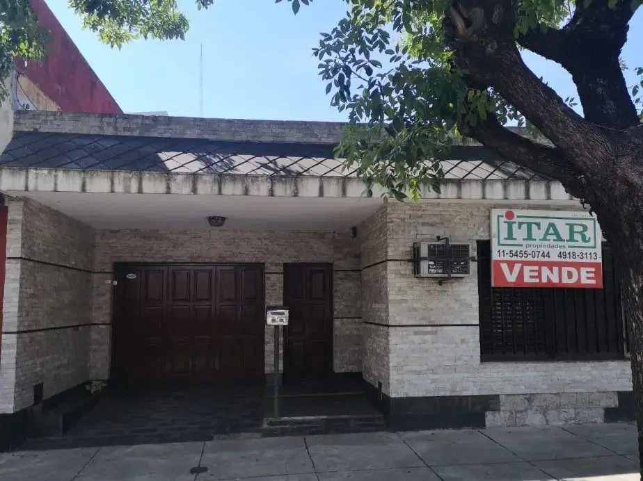 Casa De 5 Ambientes Sobre Crespo 3400 Apto Credito 1