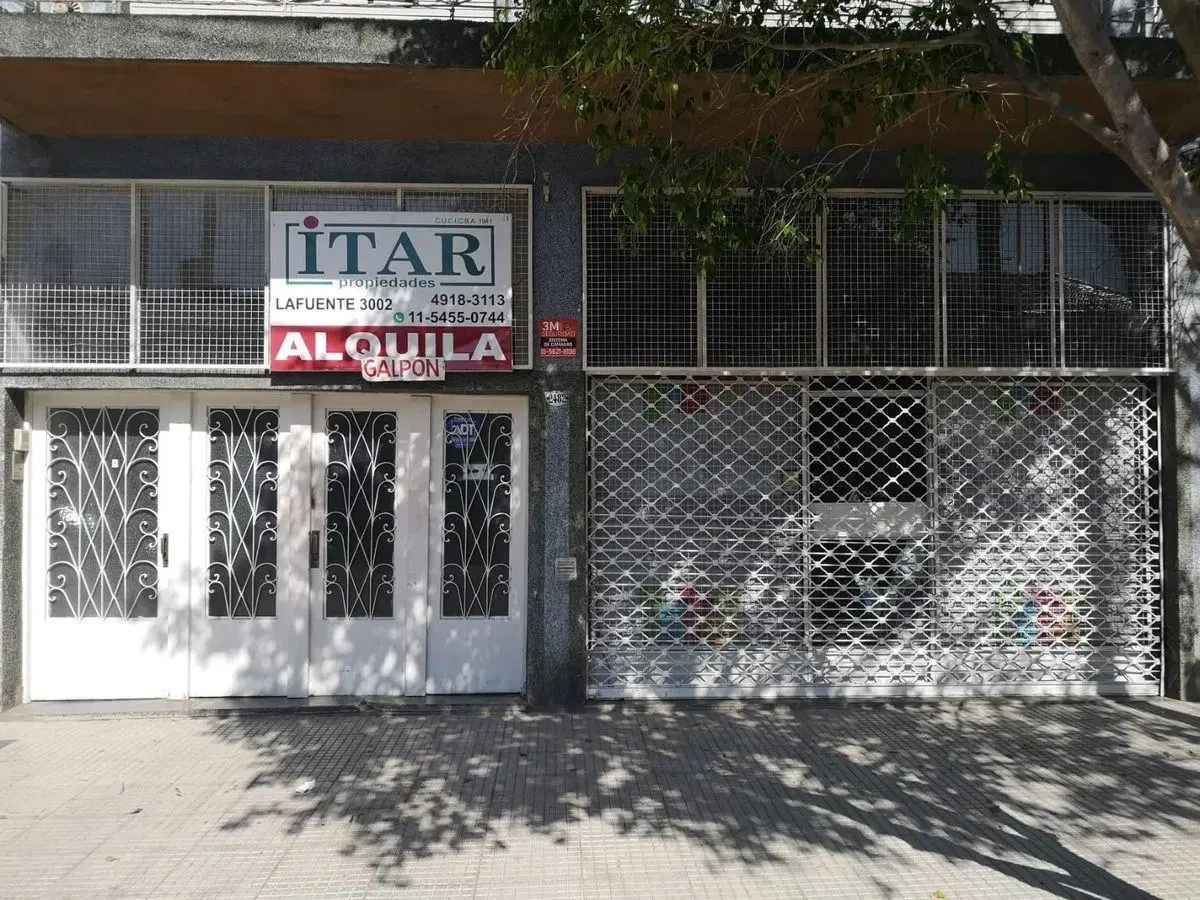 Inmejorable Galpón De 300 M2 Con Entrepiso Ubicado Sobre La Calle Gral. Fructuoso Rivera 4