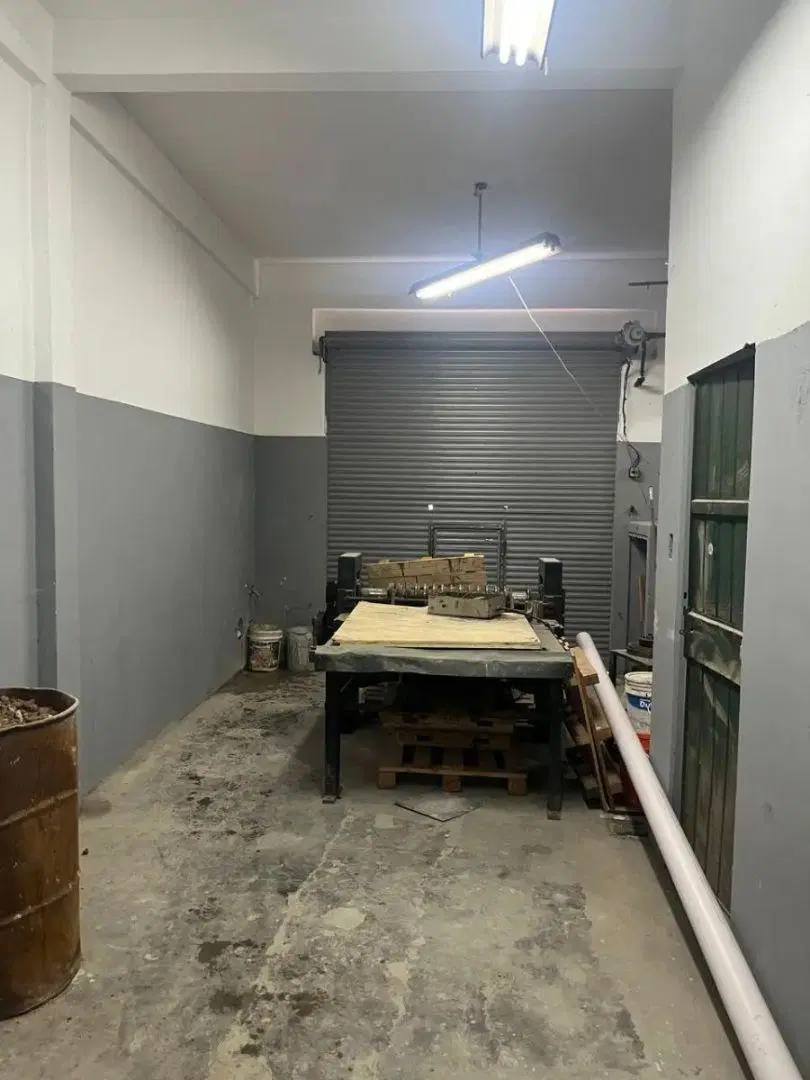 Vende Galpon De 907 M2 En Pompeya 1