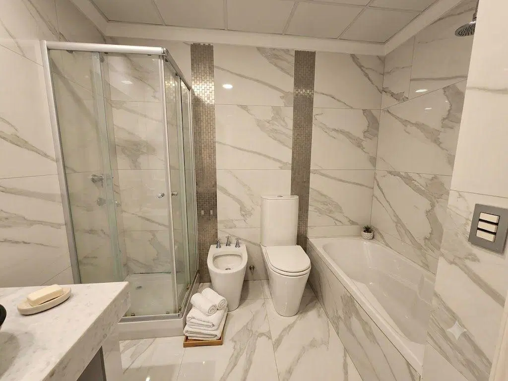 Vende excelente casa en barrio Saint Thomas este. 2