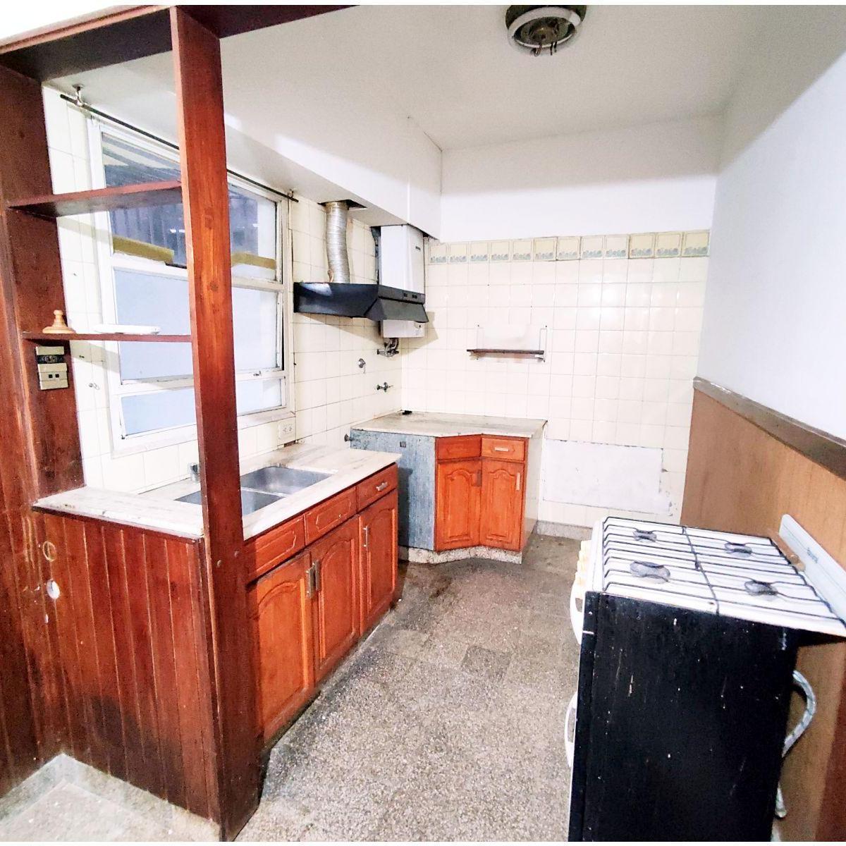 Departamento de 3 Dorm. y Patio en Venta, Centro, Rosario. 2