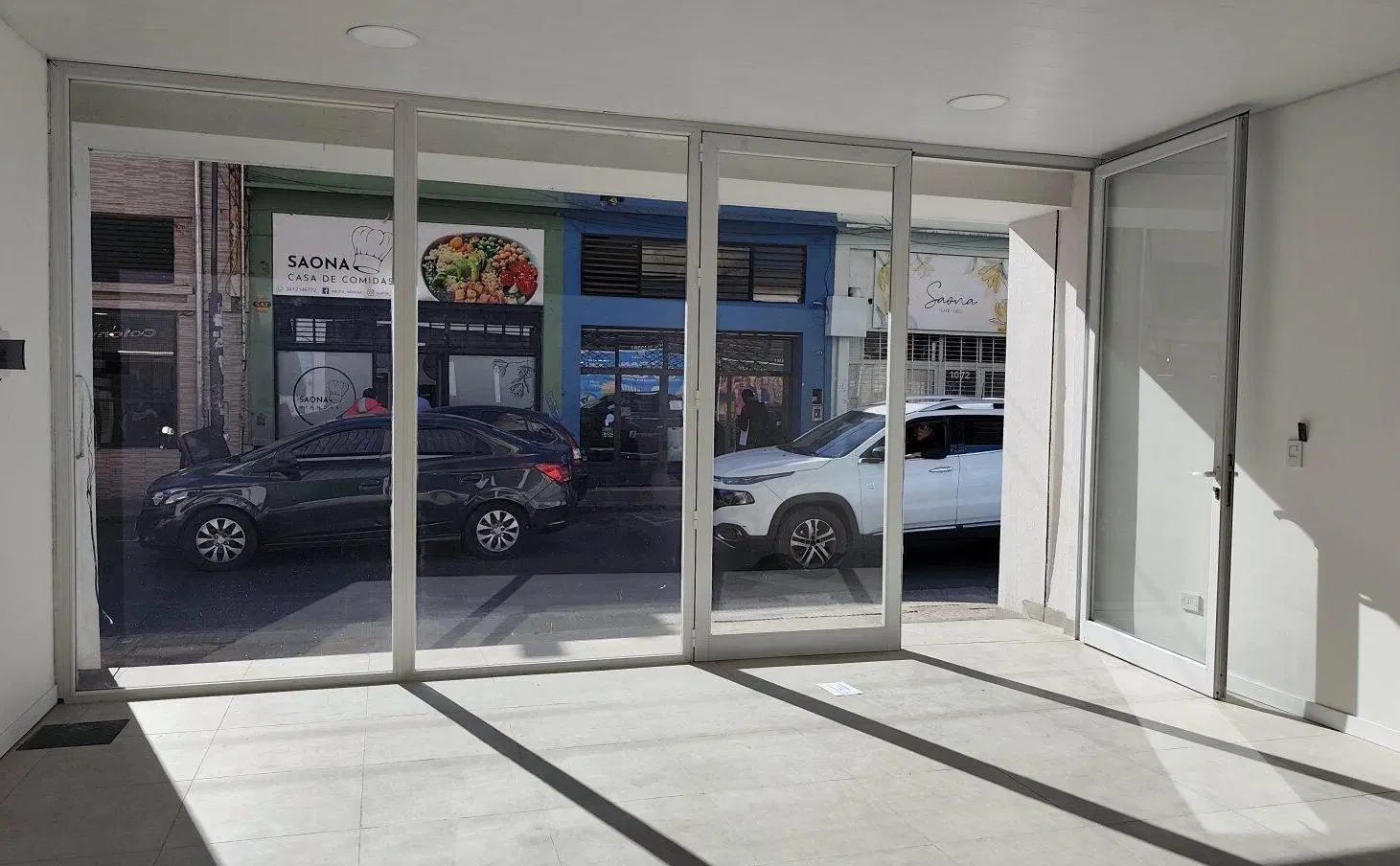 Amplio Local en Alquiler San Juan 1085. Centro. 2