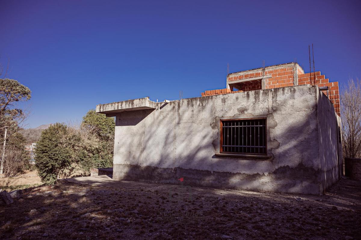 VENDO CASA A TERMINAR - MOLINARI - COSQUIN
