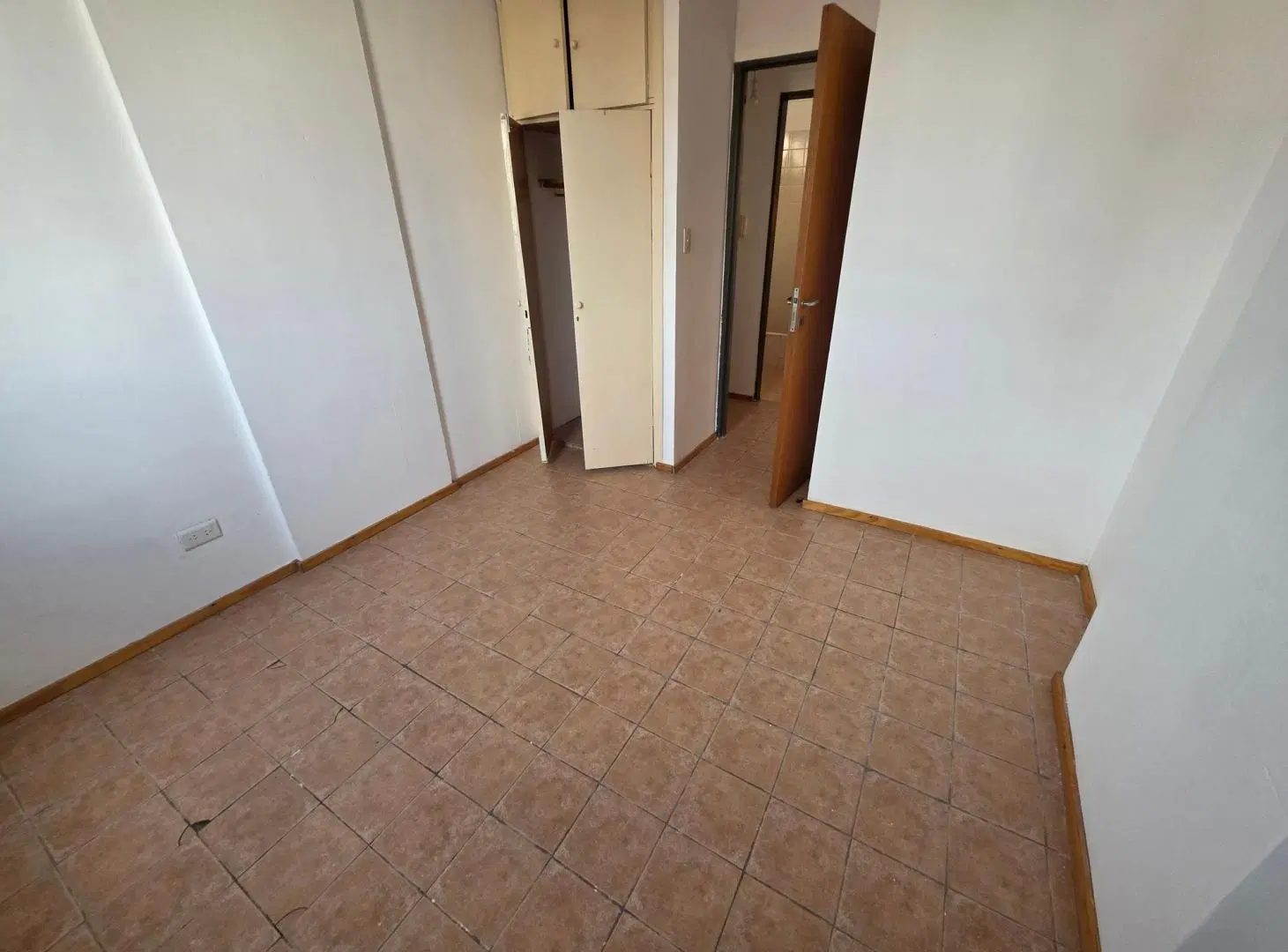 Venta Depto Alto Alberdi sobre Av Colon 1 Dor con Balcón 3